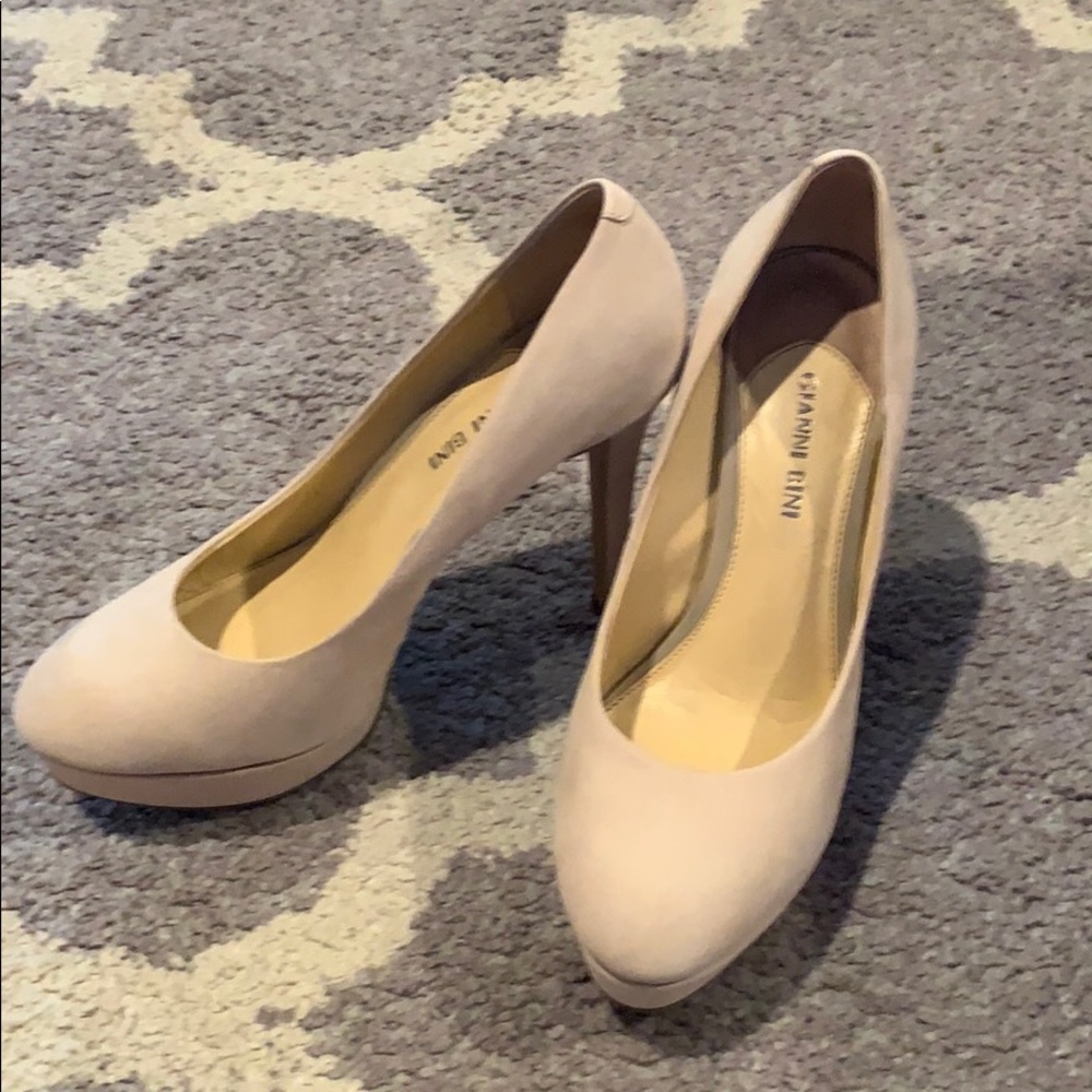 Nude Pumps / heels